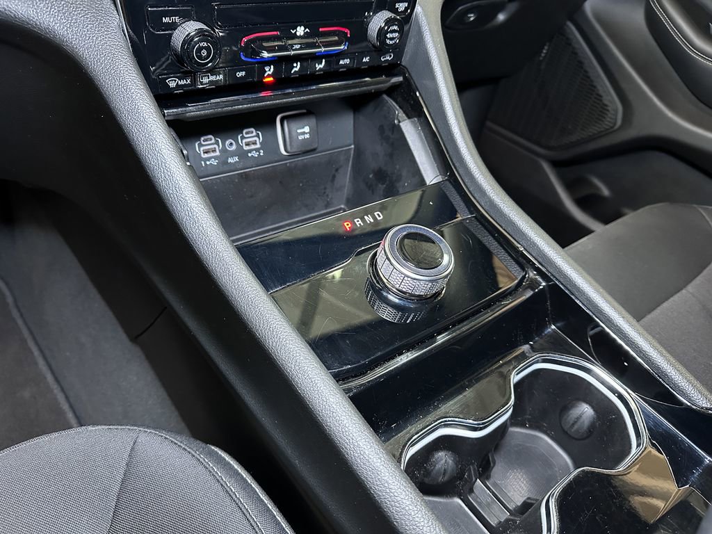 Used 2023 Jeep Grand Cherokee Laredo image 41