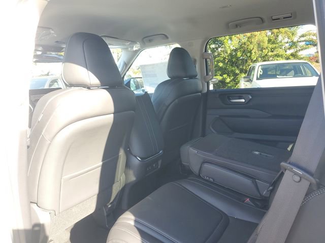 New 2026 Nissan Armada SV image 7