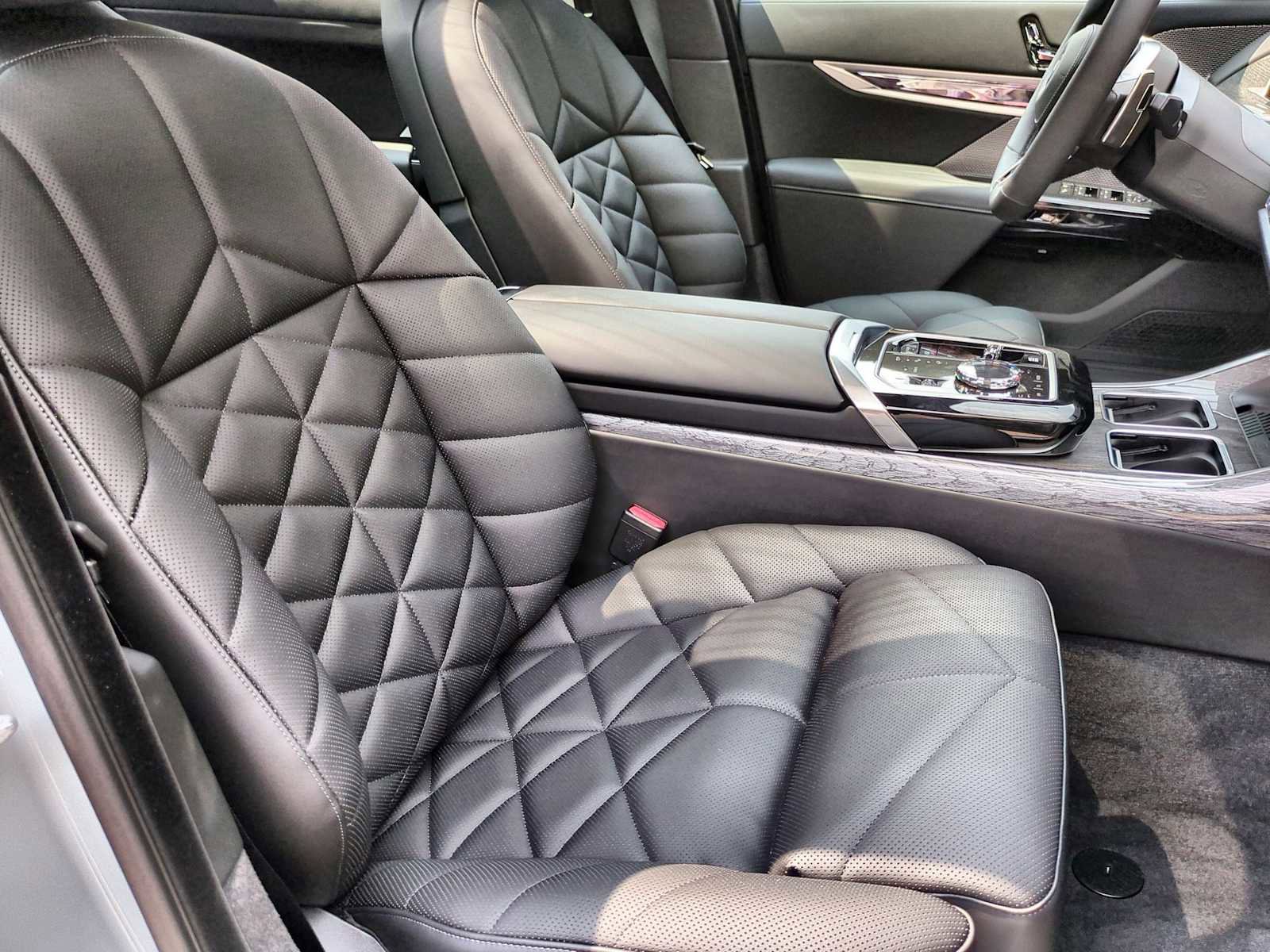 New 2025 BMW 740i xDrive AWD/4WD image 24