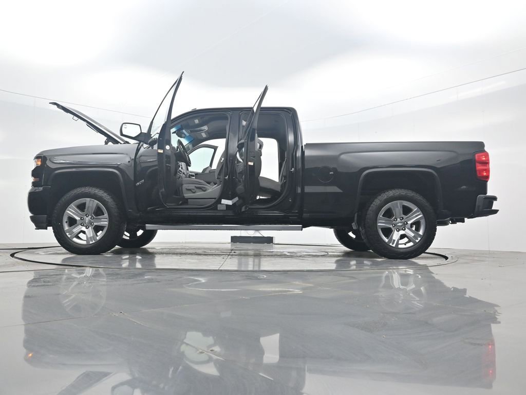 Used 2017 Chevrolet Silverado 1500 Custom w/ Custom Convenience Package AWD/4WD image 43