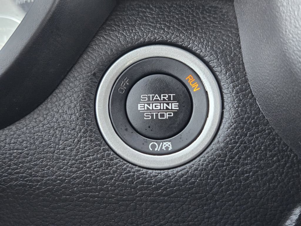 Used 2025 RAM 1500 Laramie AWD/4WD image 23