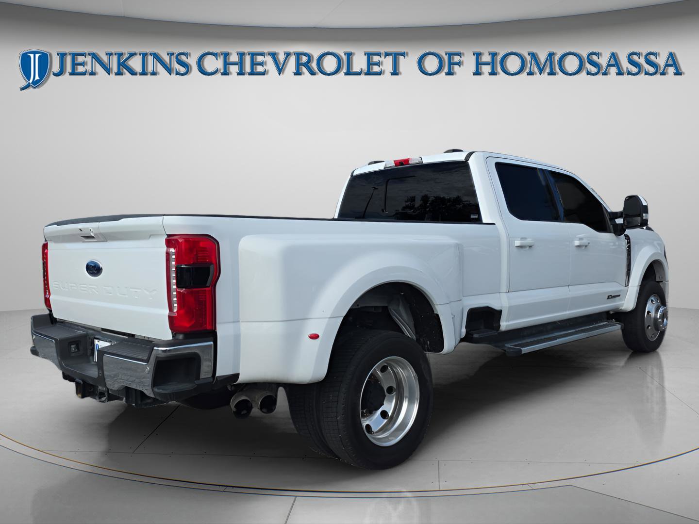 Used 2023 Ford F450 Lariat image 4