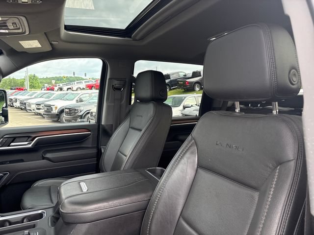 Used 2025 GMC Sierra 3500 Denali w/ Denali Reserve Package AWD/4WD image 9