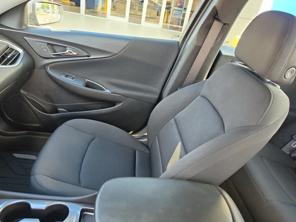 Used 2024 Chevrolet Malibu RS FWD image 23