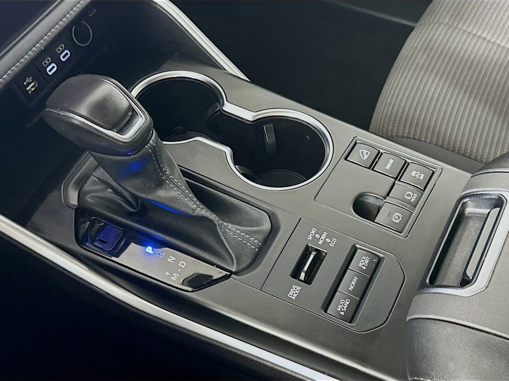 Used 2024 Toyota Highlander LE image 16