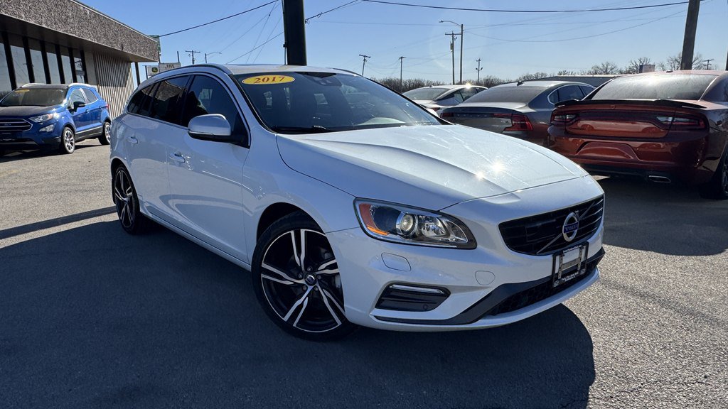 Used 2017 Volvo V60 T6 R-Design Platinum w/ Climate Package AWD/4WD image 2