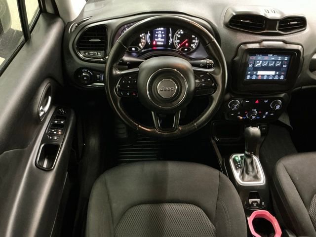 Used 2018 Jeep Renegade Altitude FWD image 10