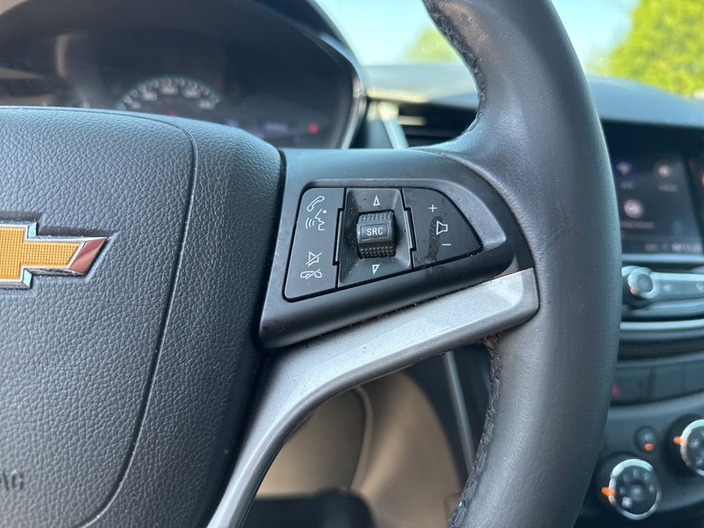 Used 2020 Chevrolet Trax LT w/ LT Convenience Package AWD/4WD image 8