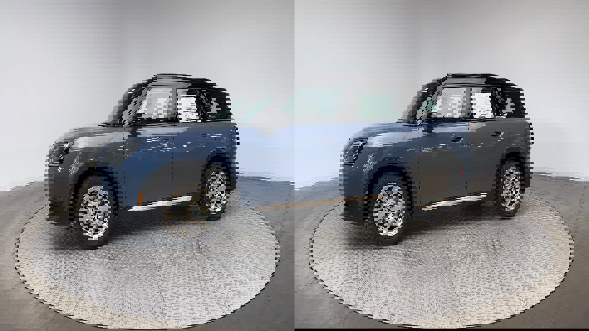 Used 2025 MINI Cooper Countryman SE image 4