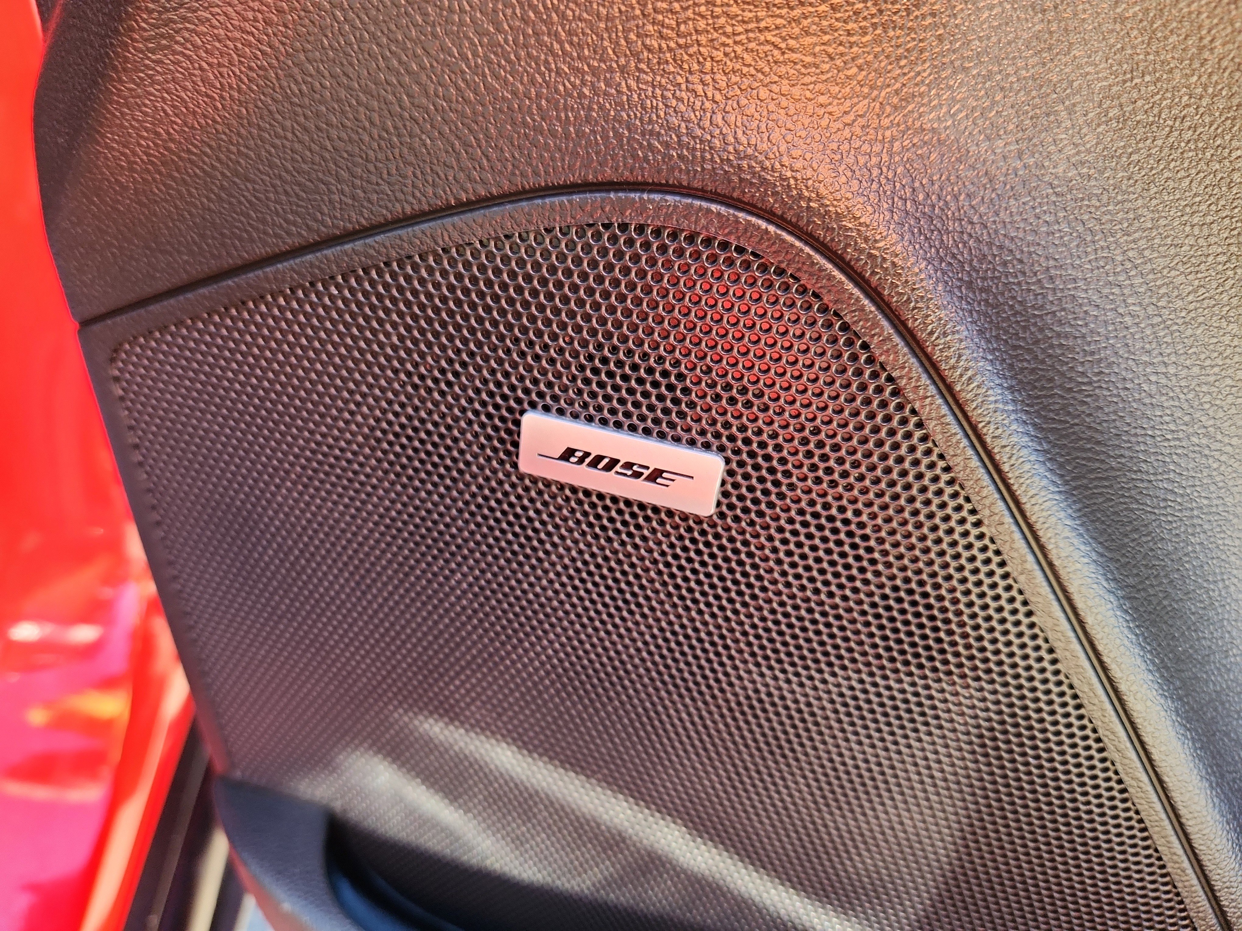 Used 2020 Chevrolet Trax LT w/ Sun & Sound Package image 47