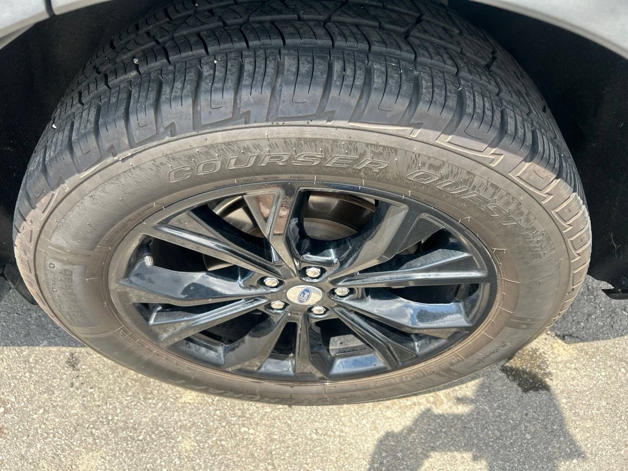 Used 2021 Ford Explorer Limited w/ Equipment Group 301A AWD/4WD image 10