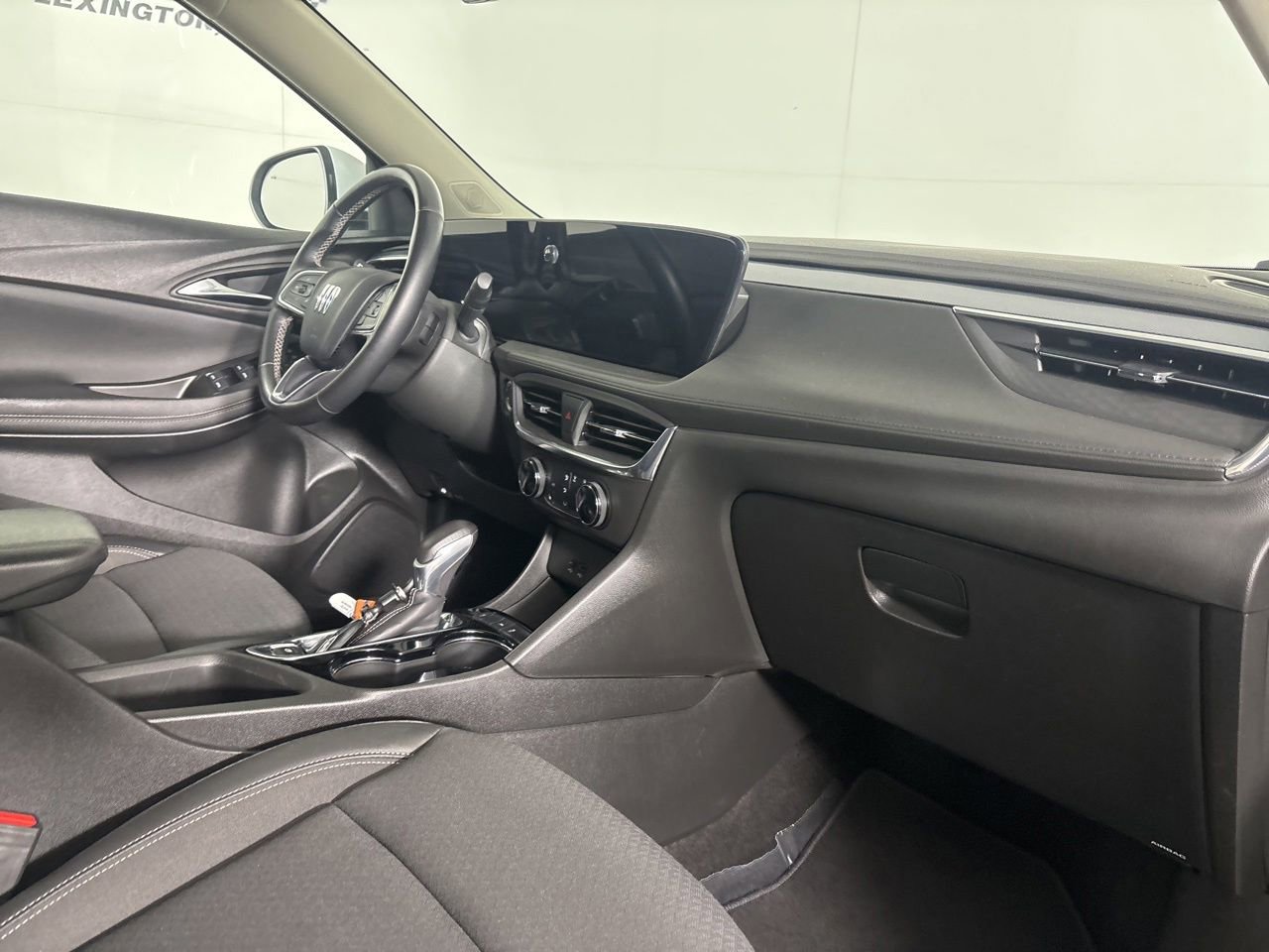 Used 2024 Buick Encore GX Preferred w/ Comfort Package FWD image 27