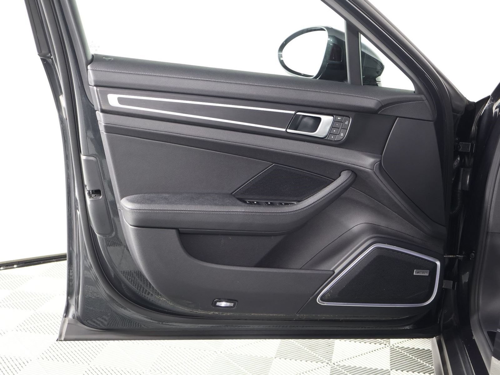 Certified 2023 Porsche Panamera Platinum Edition RWD image 20