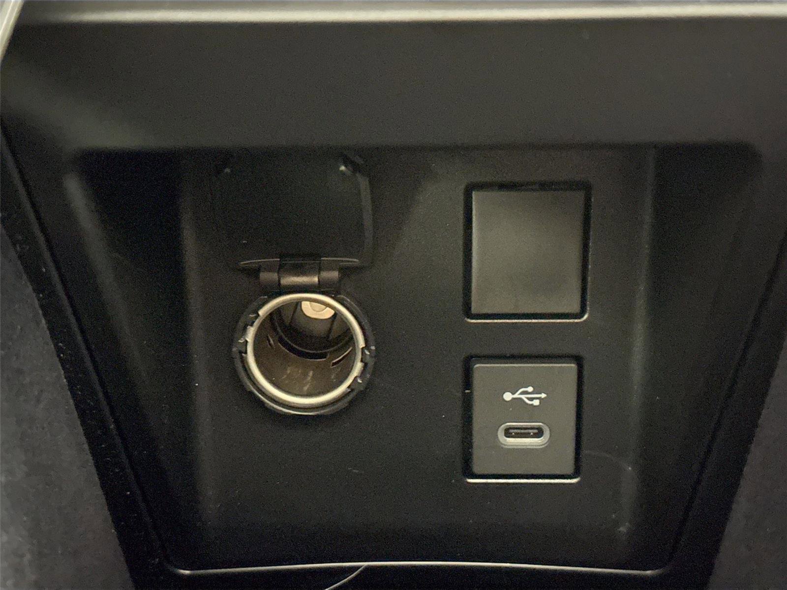 Certified 2025 Toyota Crown Signia w/ Advanced Technology Package AWD/4WD image 35