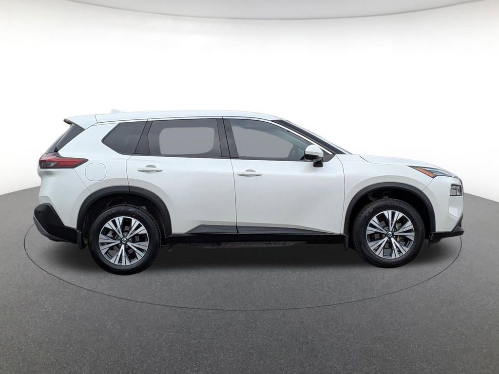 Used 2021 Nissan Rogue SV image 4