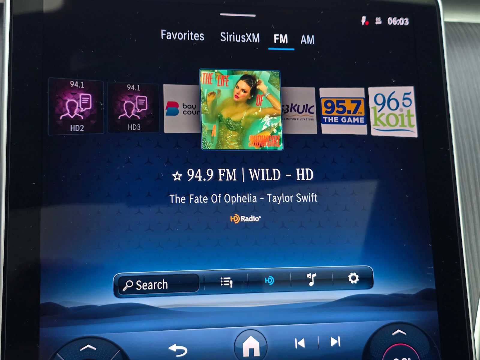 Used 2025 Mercedes-Benz C 300 4MATIC Sedan image 28