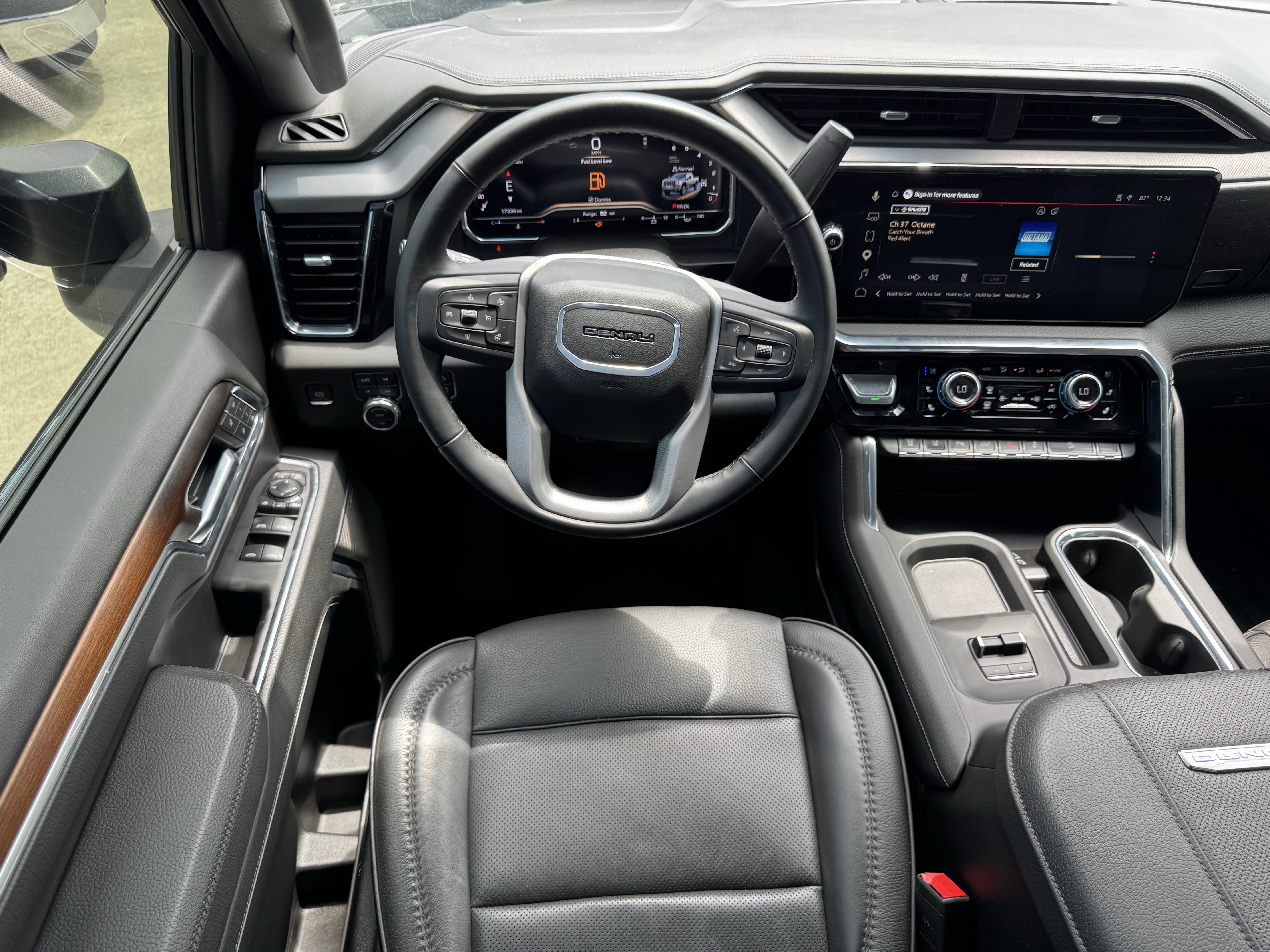 Used 2025 GMC Sierra 2500 Denali AWD/4WD image 11