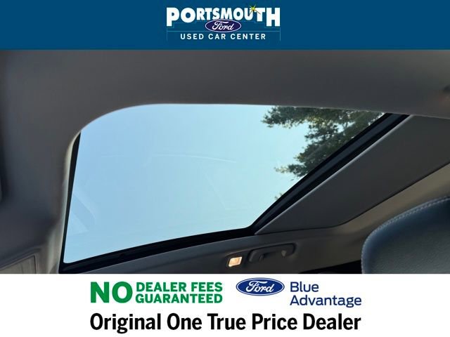 Certified 2022 Ford Escape Titanium w/ Class II Trailer Tow Package image 8