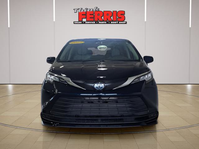 Used 2023 Toyota Sienna LE image 8