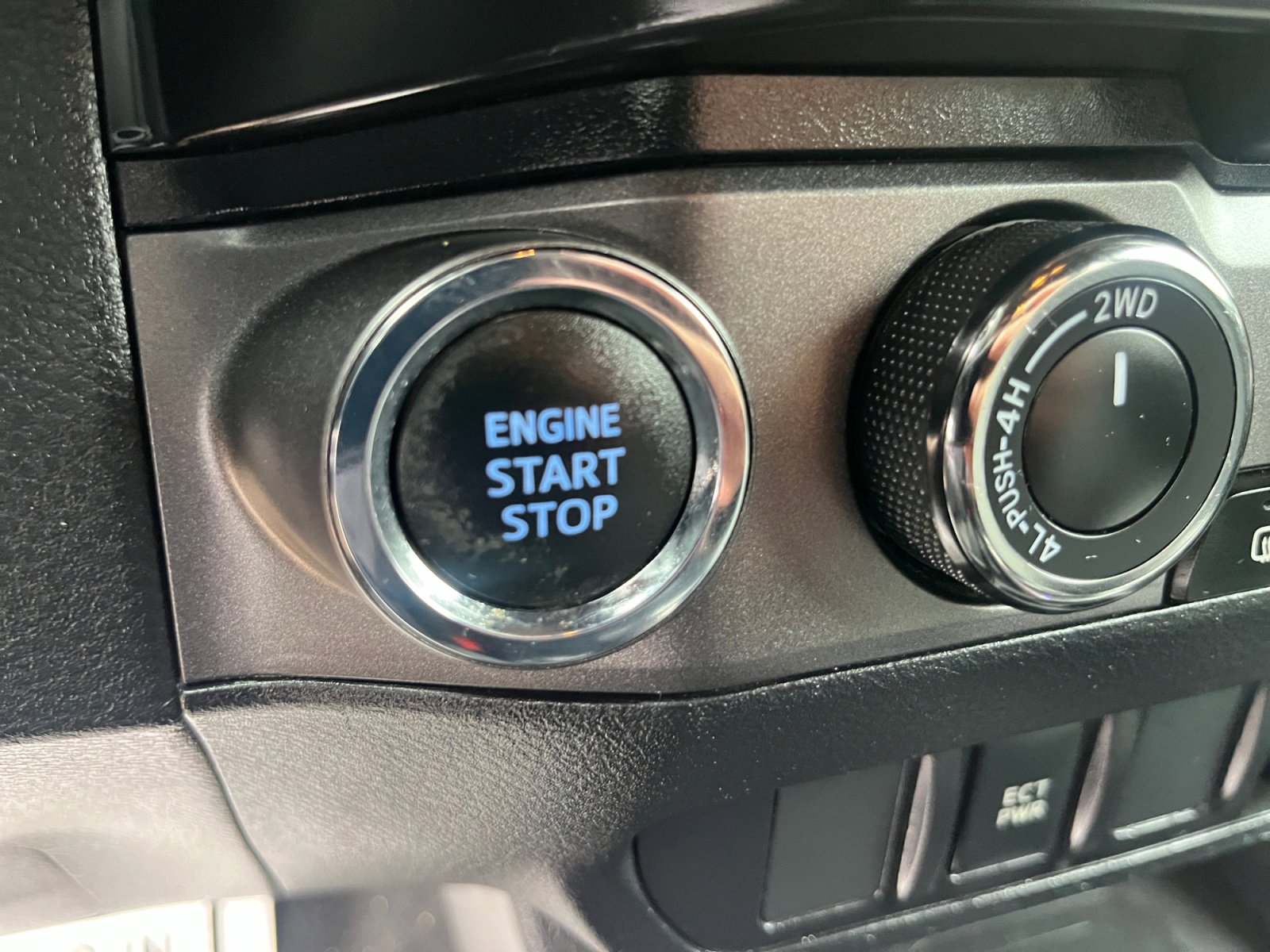 Used 2021 Toyota Tacoma TRD Sport AWD/4WD image 29