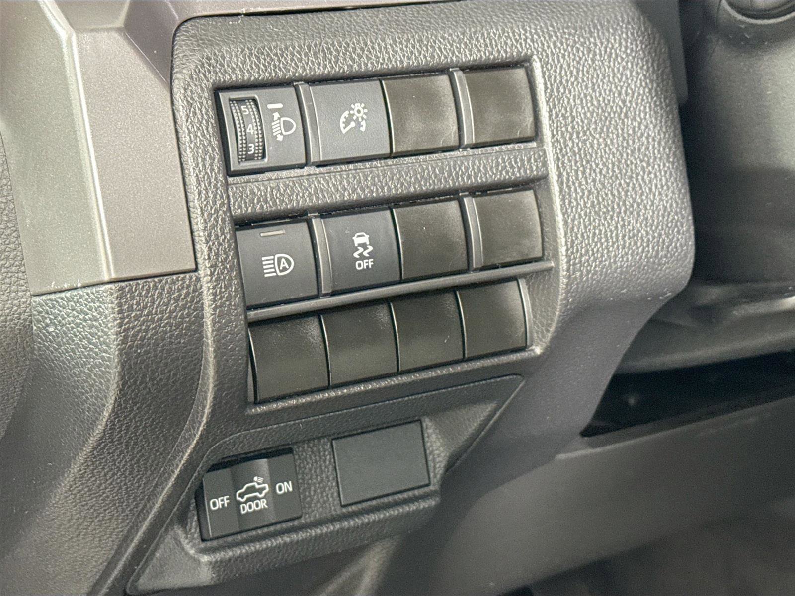 Certified 2025 Toyota Tacoma TRD Off-Road image 15