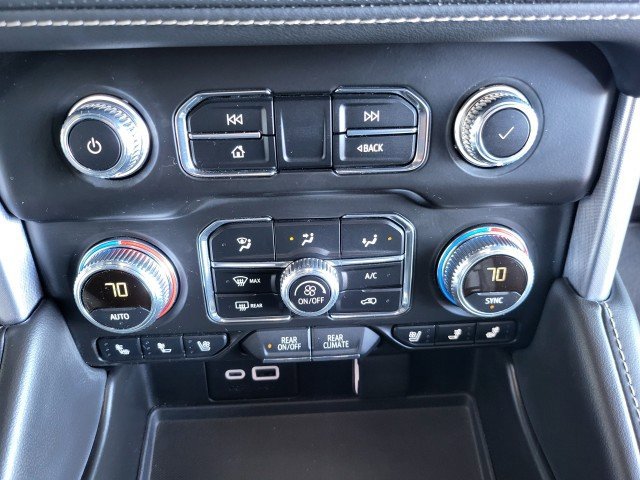 Used 2024 GMC Yukon XL SLT w/ SLT Luxury Package AWD/4WD image 9