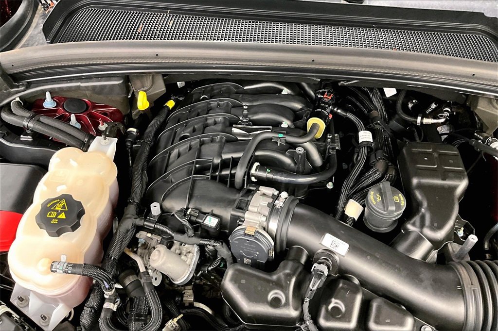 Used 2023 Jeep Grand Cherokee Limited w/ Black Appearance Package image 31