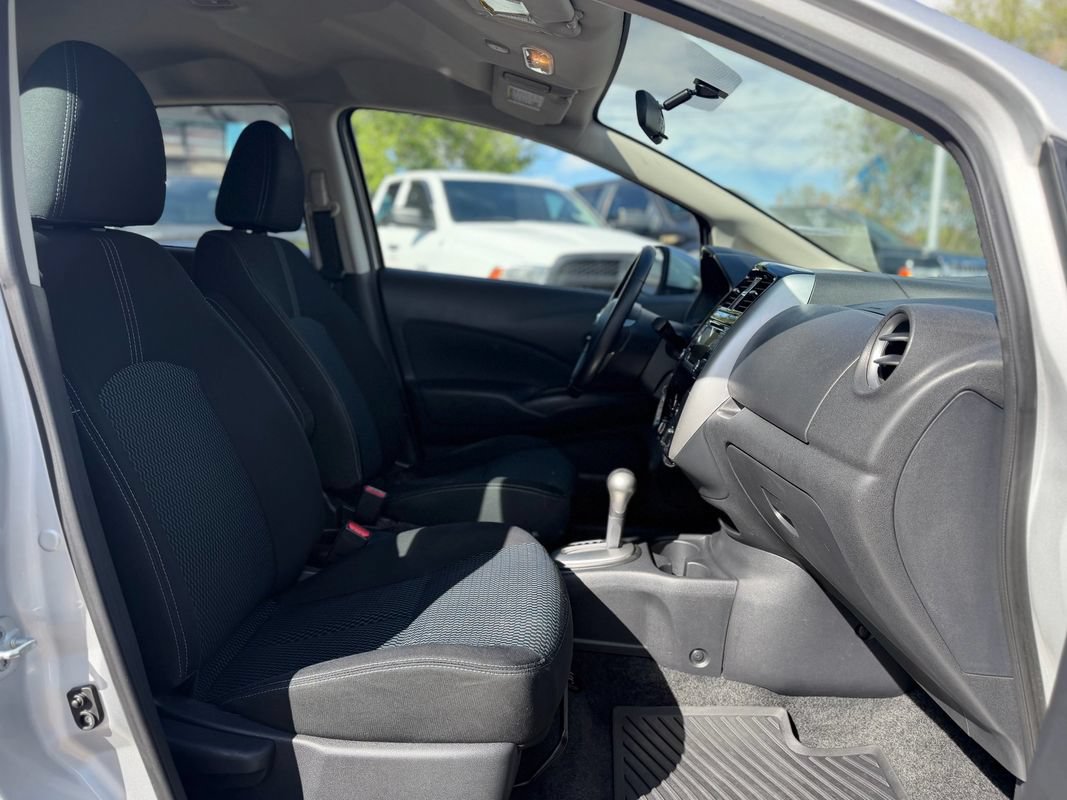 Used 2016 Nissan Versa Note SV FWD image 6