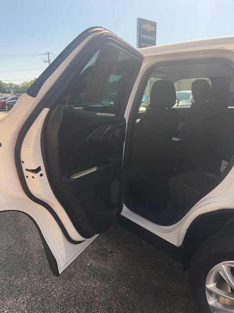 Used 2025 Chevrolet TrailBlazer LS w/ LS Convenience Package FWD image 13