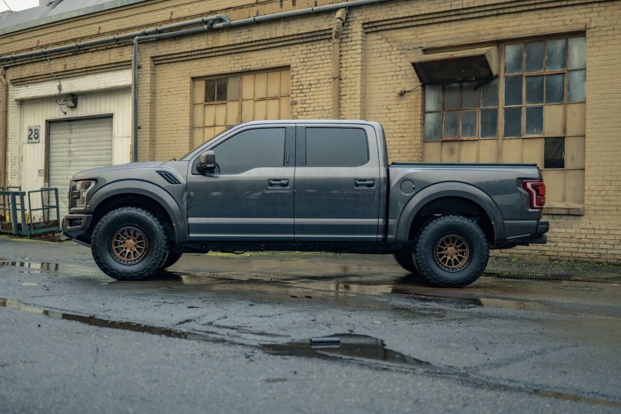 Used 2017 Ford F150 Raptor w/ Equipment Group 802A Luxury image 9