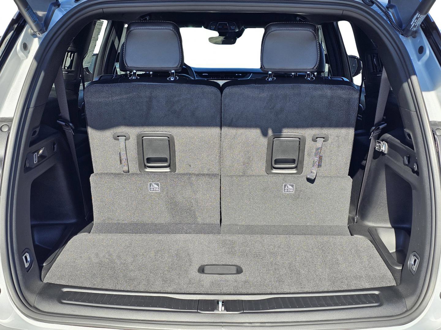 New 2025 Jeep Grand Cherokee L Limited w/ Black Appearance Package image 12