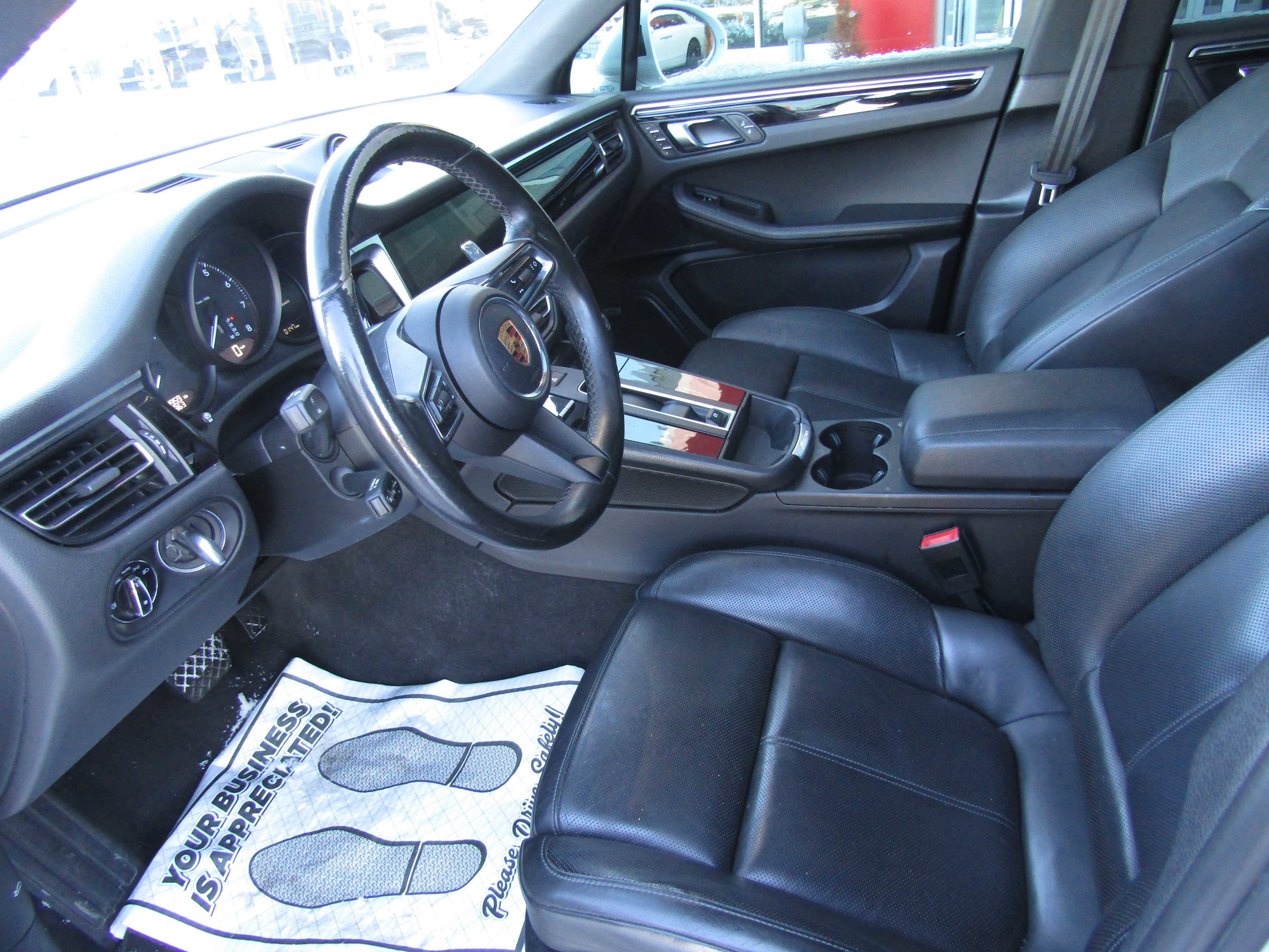 Used 2022 Porsche Macan AWD/4WD image 9