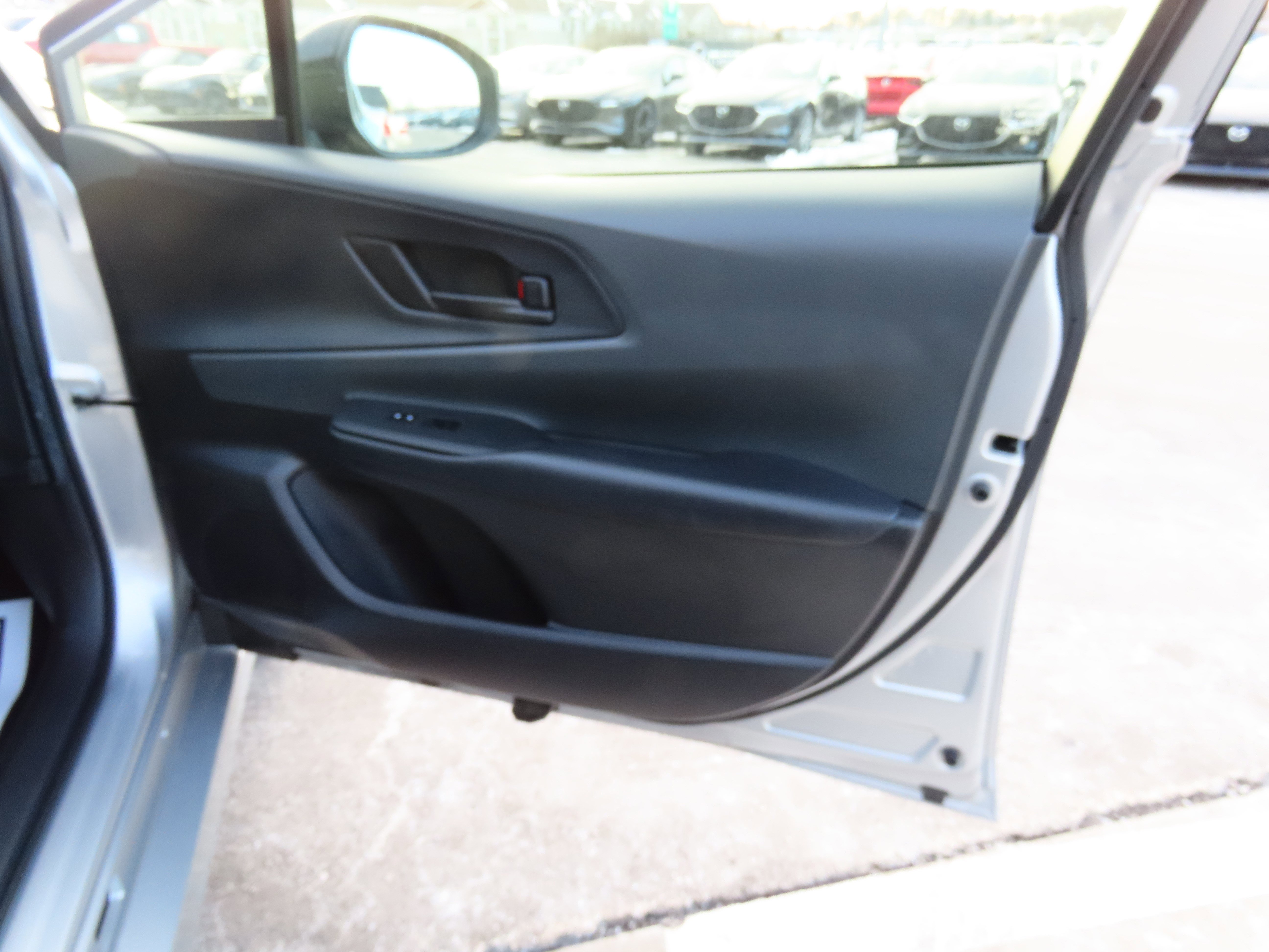 Used 2024 Toyota Prius LE image 9