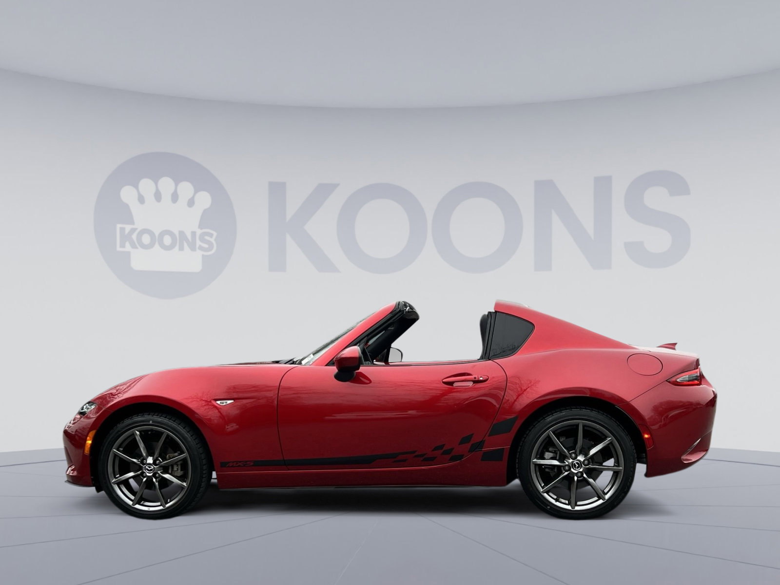 Used 2017 MAZDA MX-5 Miata RF Grand Touring image 2