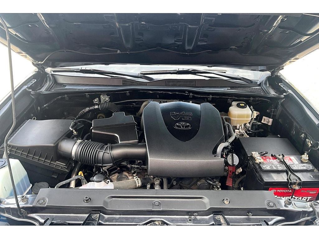 Used 2022 Toyota Tacoma TRD Off-Road AWD/4WD image 10