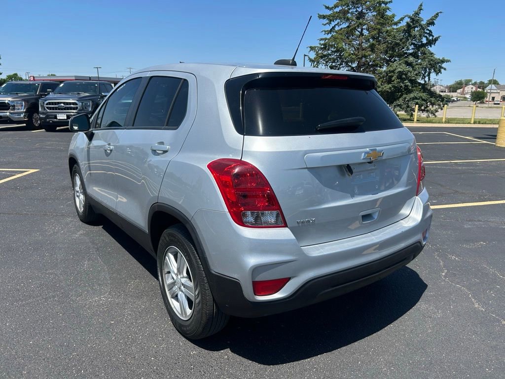 Used 2021 Chevrolet Trax LS w/ Tint and Cruise Package FWD image 3