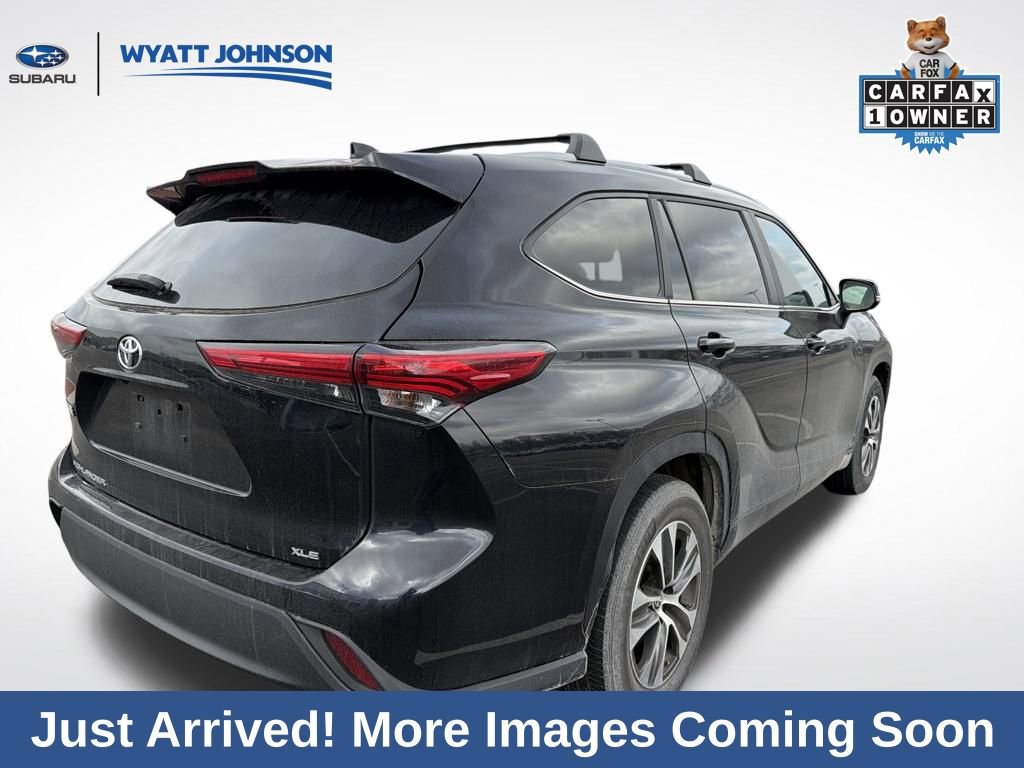 Used 2023 Toyota Highlander XLE image 10