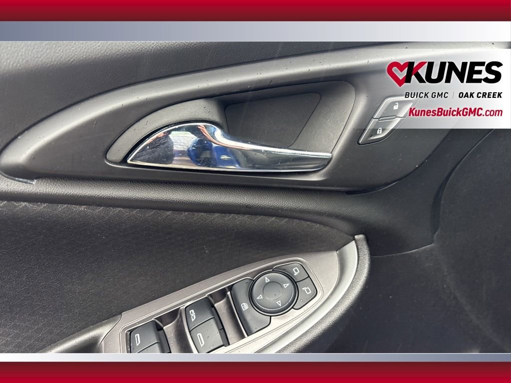 Used 2023 Chevrolet Malibu LT image 9