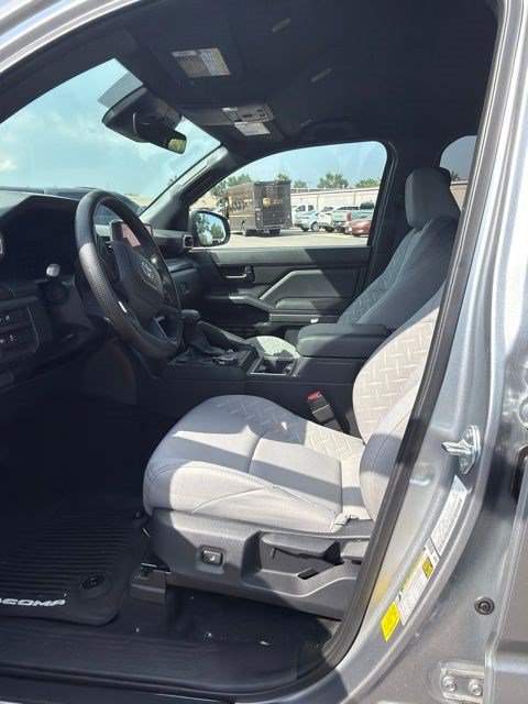Used 2026 Toyota Tacoma SR5 AWD/4WD image 4