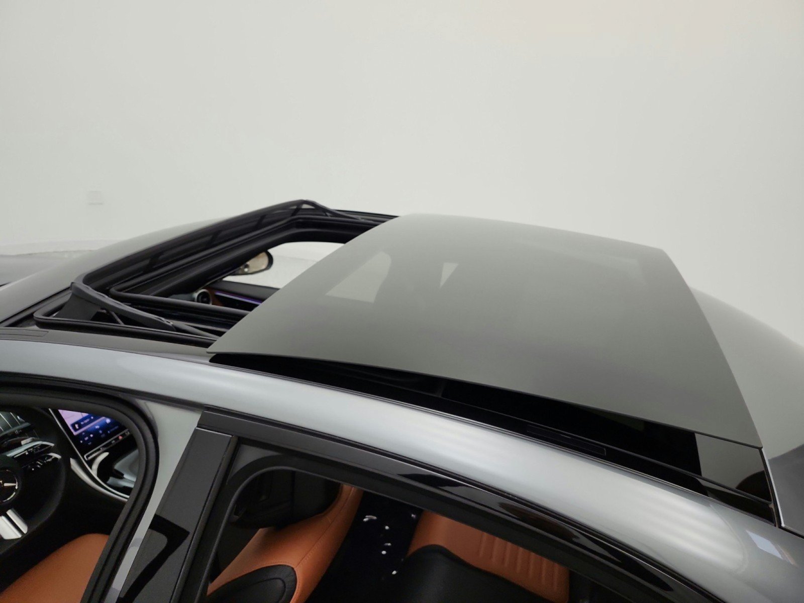 Used 2024 Mercedes-Benz C 300 Sedan image 11
