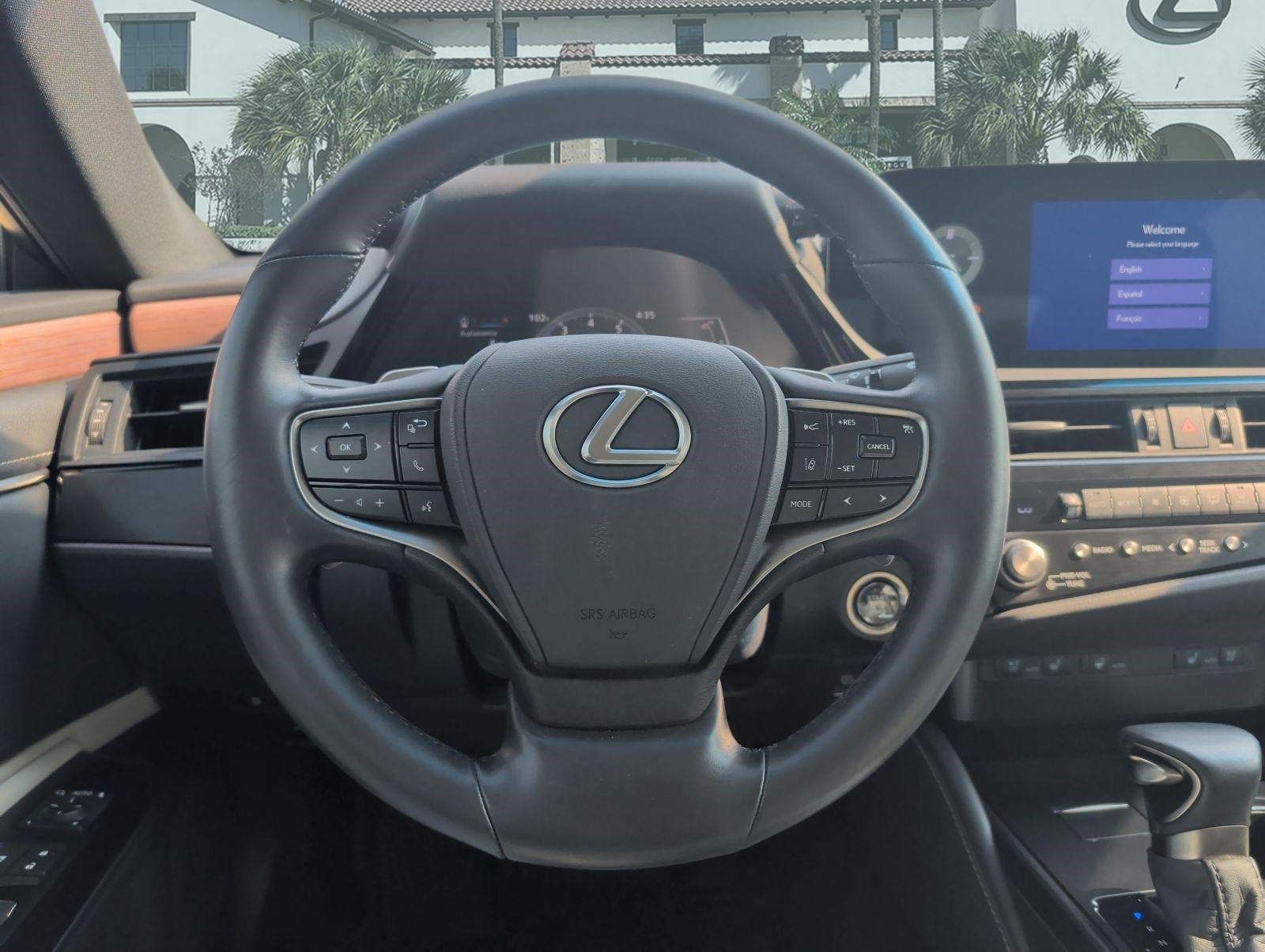 Used 2025 Lexus ES 350 w/ Premium Package FWD image 13
