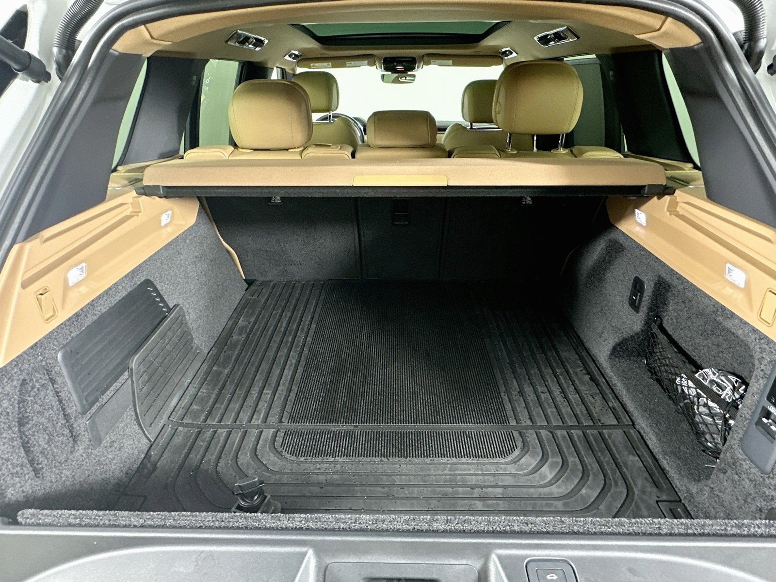 New 2026 Land Rover Range Rover SE AWD/4WD image 39