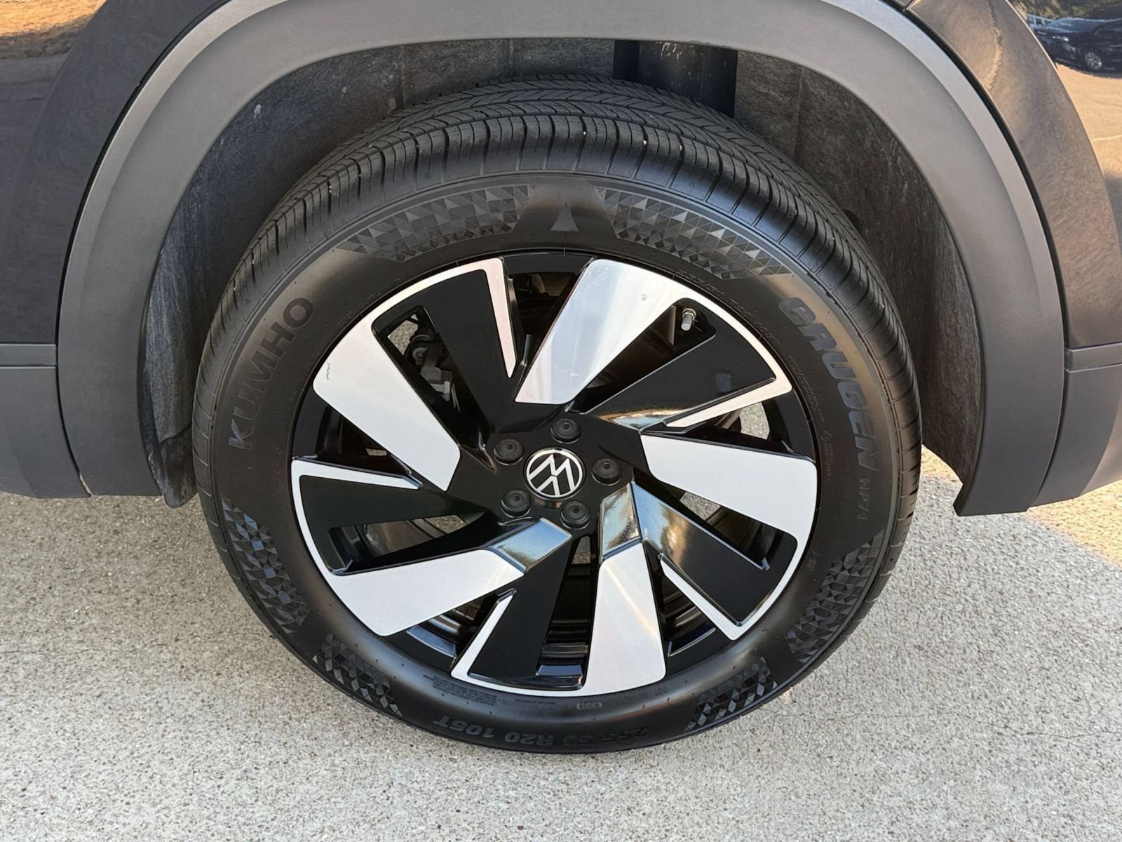 Used 2026 Volkswagen Atlas Cross Sport SE FWD image 30
