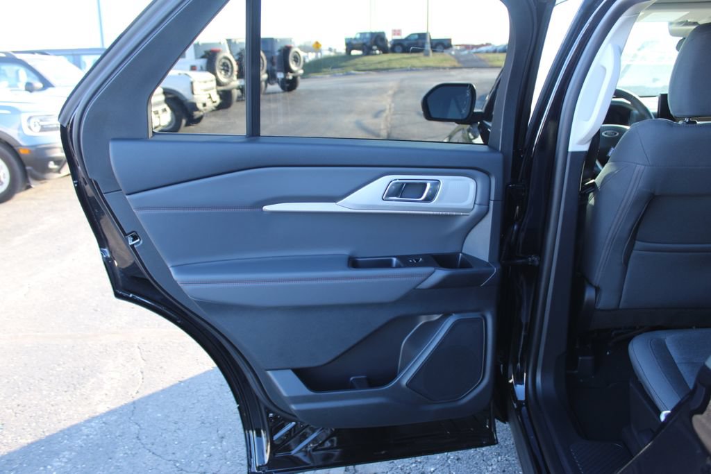 New 2026 Ford Explorer Active AWD/4WD image 17