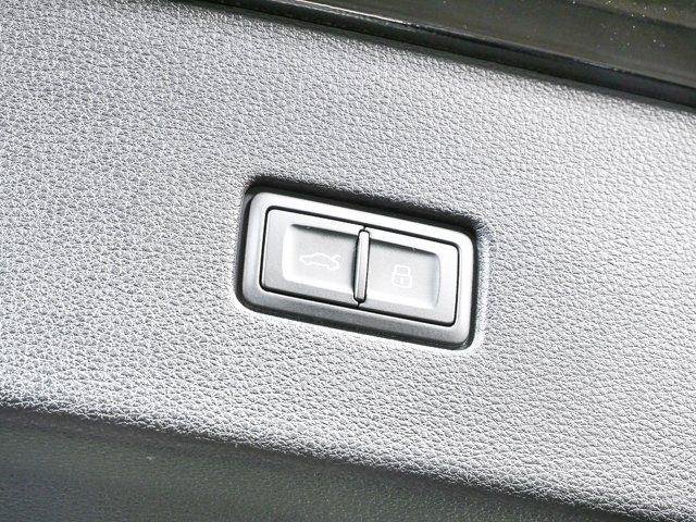 Used 2023 Audi Q8 Premium w/ Convenience Package AWD/4WD image 29