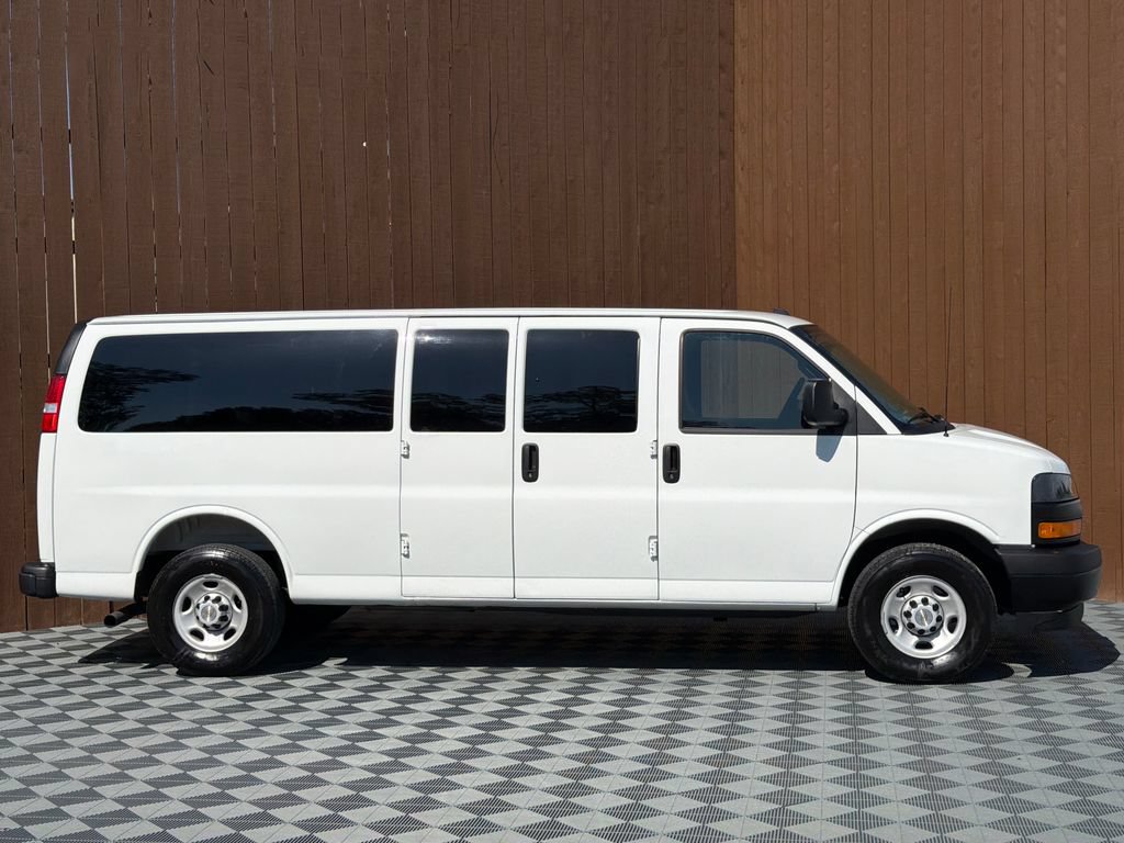 Used 2025 Chevrolet Express 3500 LS RWD image 12