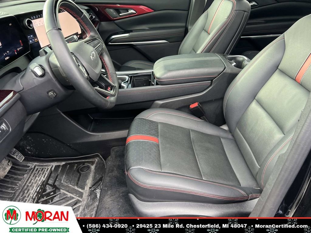 Used 2024 Chevrolet Traverse RS image 18
