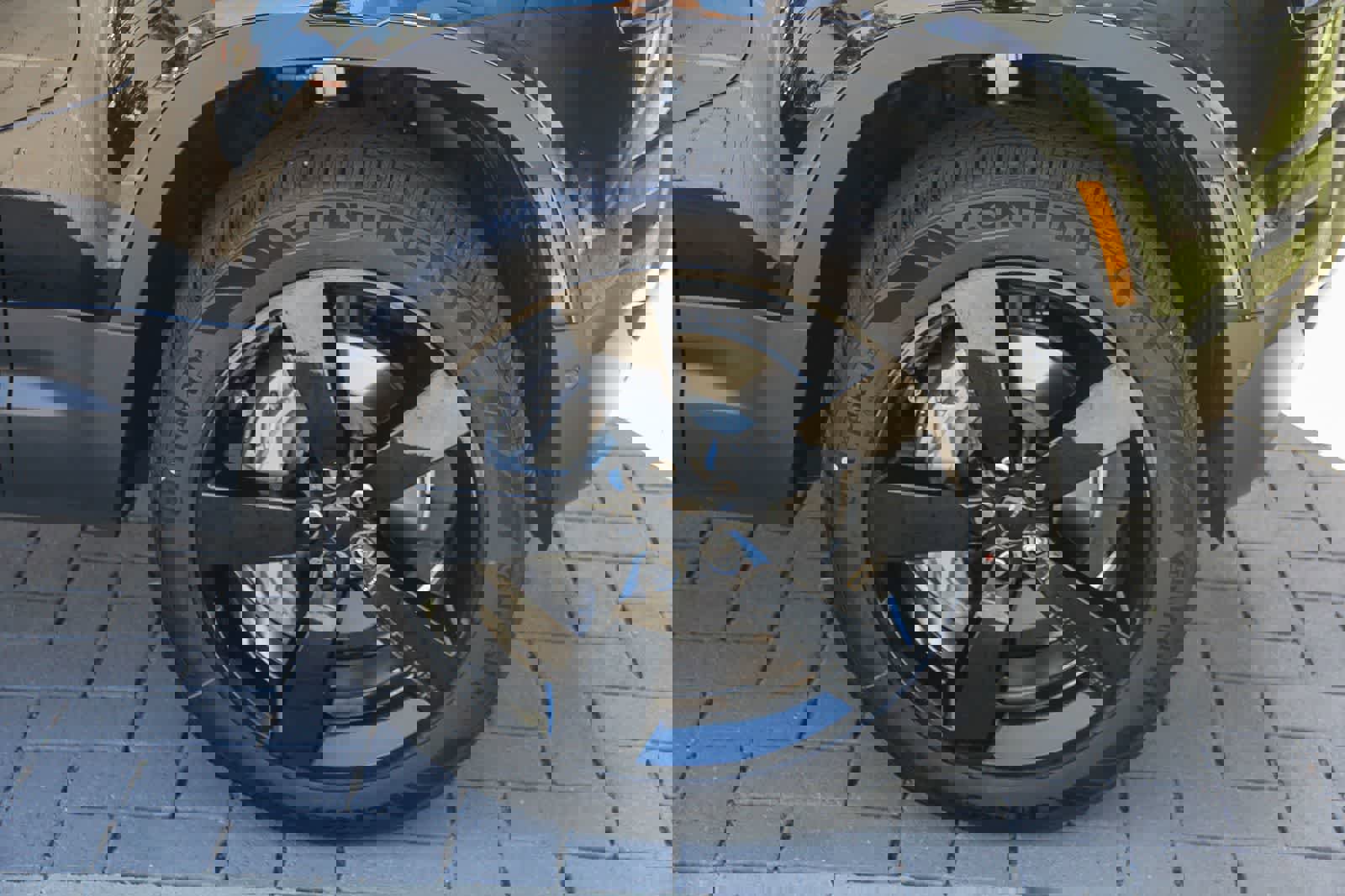 New 2026 Land Rover Defender 110 S image 8