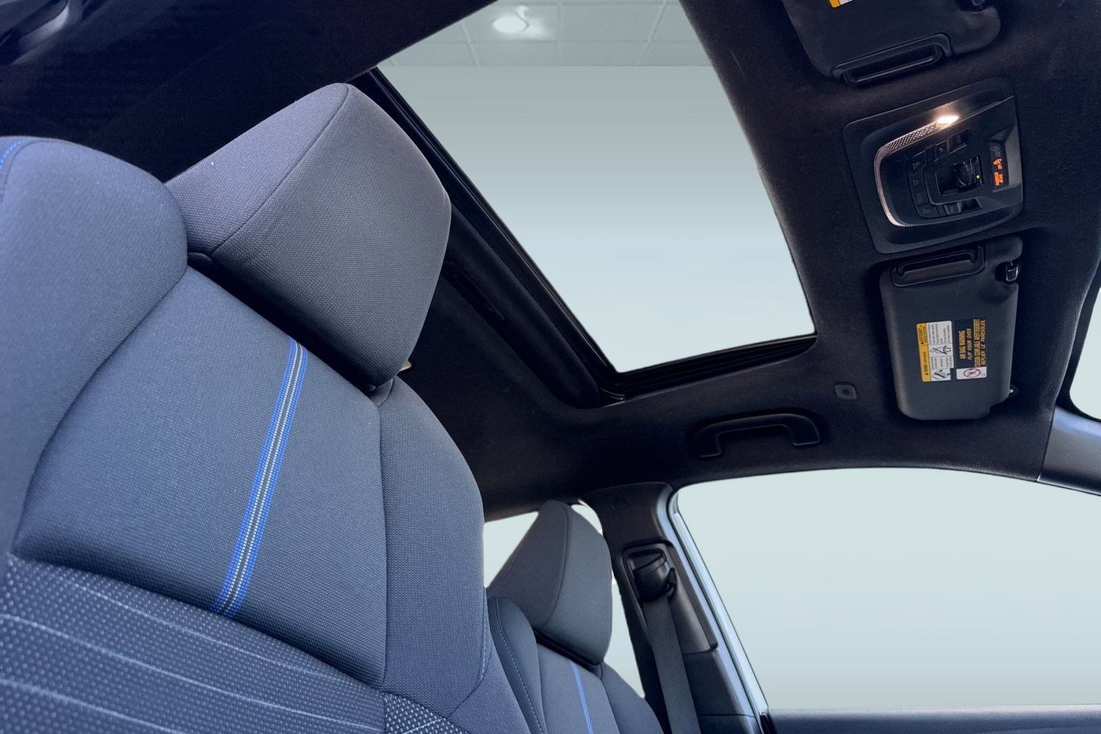 Used 2024 Toyota Corolla Cross SE w/ Moonroof Package image 14