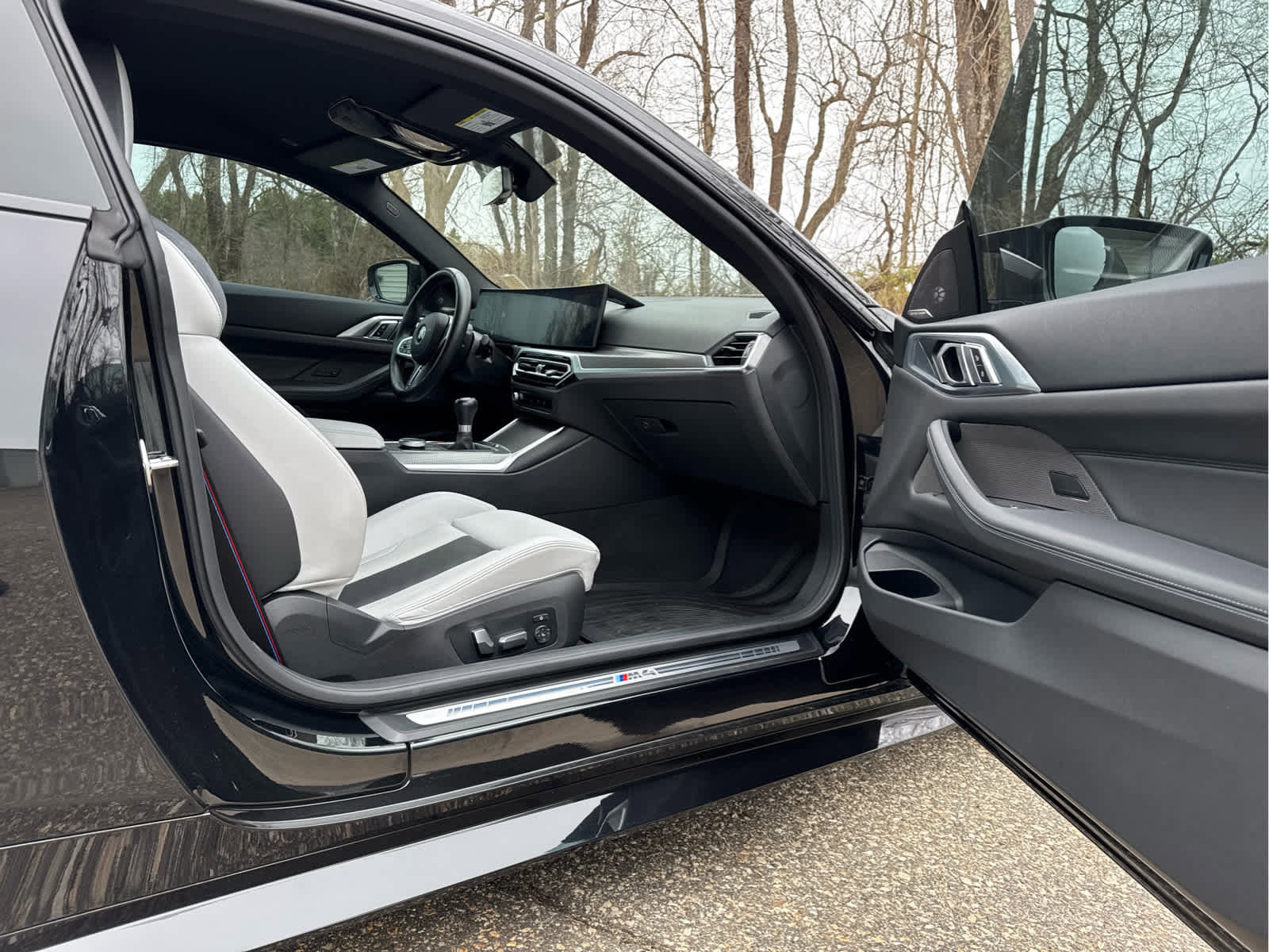 Used 2024 BMW M4 Coupe w/ Executive Package RWD image 8